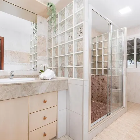 Vakantiehuis Home2book Charming Casa El Refugio *