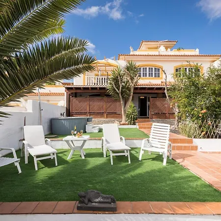 Home2book Charming Casa El Refugio * 칼레타데푸스테